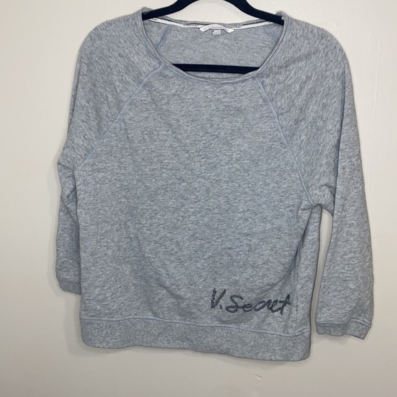 🦋Grey Victoria Secret 1/2 sleeved sweatshirt! - Picture 3 of 8